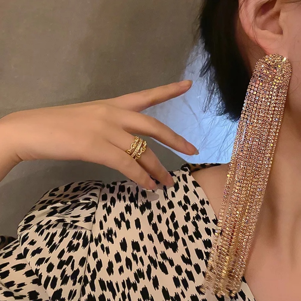Gold plated rhinestone tassel earrings - Picture 5 of 5
